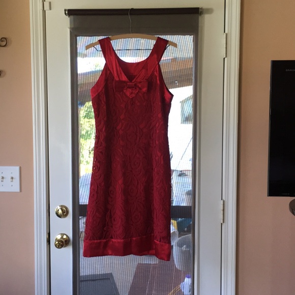 RED SATIN AND LACE DRESS - Picture 5 of 7